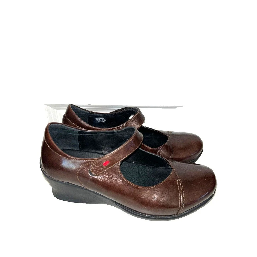 Wolky Women's Mary Jane Wedge size 38 Brown Patent Leather